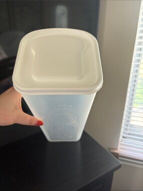 Clear White Plastic Airtight Bread Loaf Storage Container - White